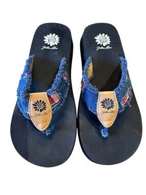 Yellow Box Women’s Size 8 Navy Denim Flip Flops with Red Accents